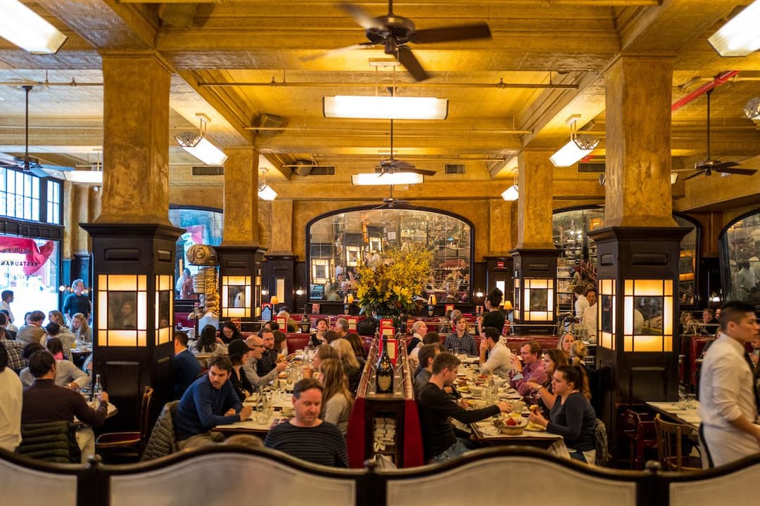 dinner-at-an-nyc-restaurant.jpg