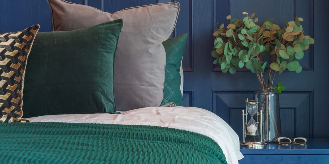 green-and-blue-bed-theme.jpg