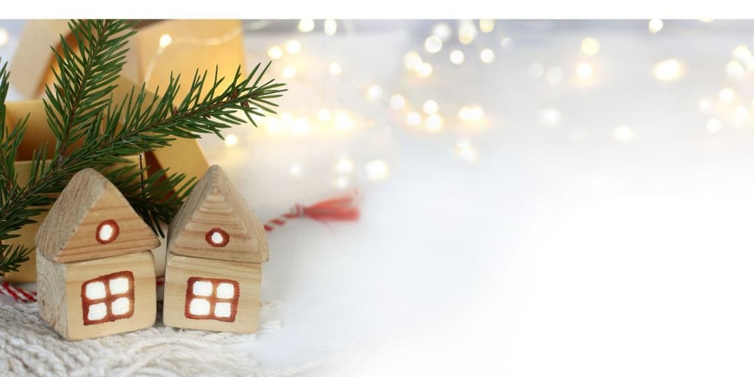 little-house-ornaments-with-snow.jpg