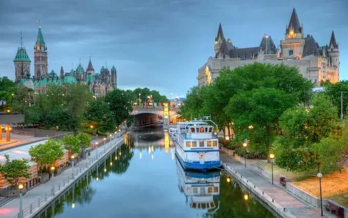 ottawa-rideau-canal-at-dusk.webp