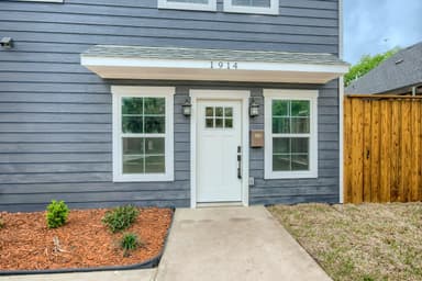 Place Preview main user avatar