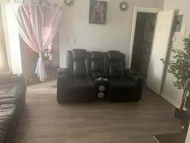 Place Preview main user avatar