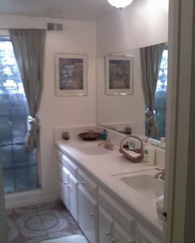 Place Preview main user avatar