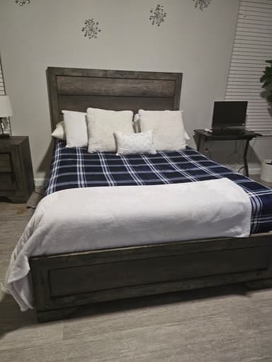 Place Preview main user avatar