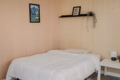 Place Preview main user avatar