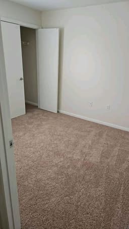 Steve Bunani (Kanan)