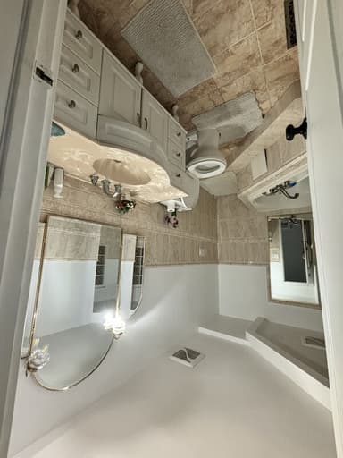 Place Preview main user avatar