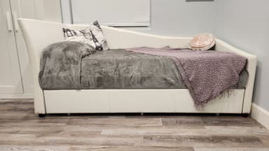 Place Preview main user avatar