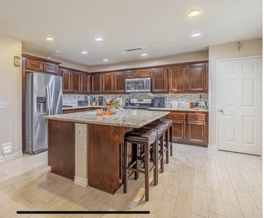 Place Preview main user avatar