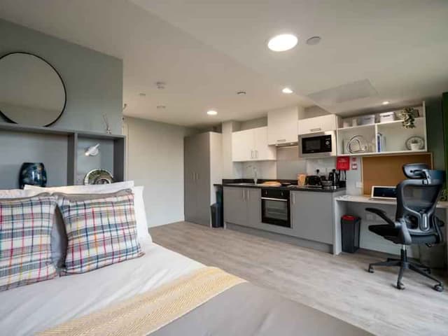 Platinum Studio main photo