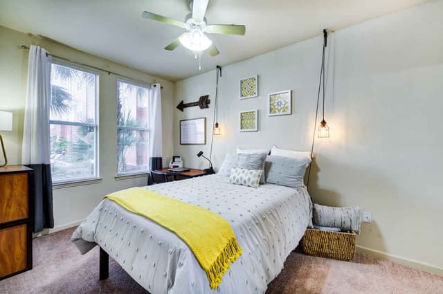 Room in 2 Bedroom 2 Bathroom | B2 Premium main photo