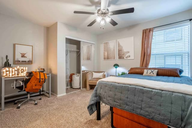 Private Room - Premium (3 Bed - 3 Bath) main photo
