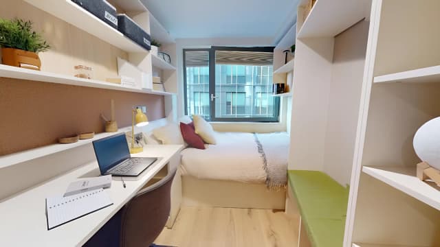 Bronze 2 Bed Apt Plus main photo