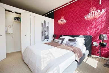 Place Preview main user avatar