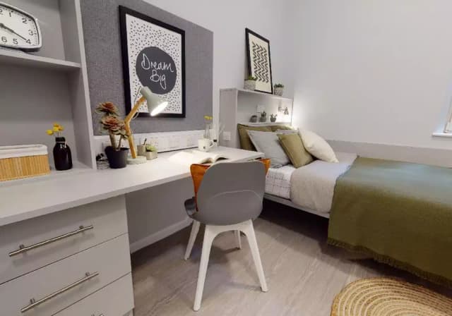 Bronze En Suite main photo