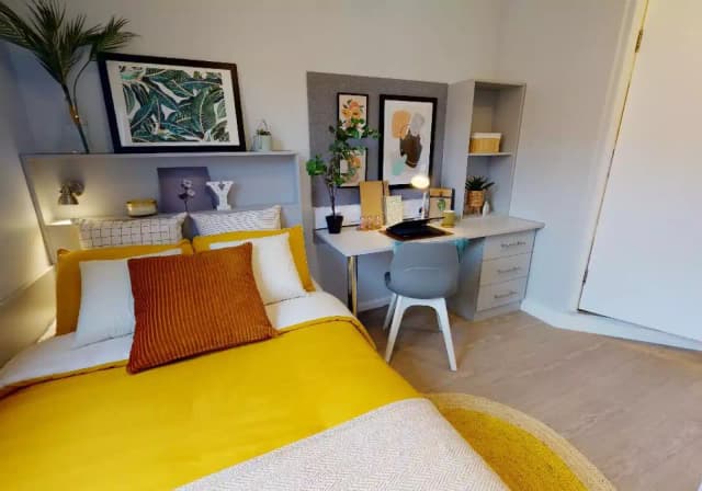 Gold En Suite main photo