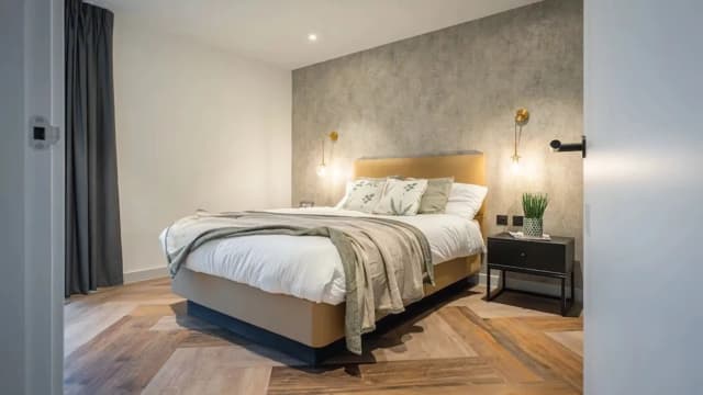 Large 1-Bedroom Apartment main photo