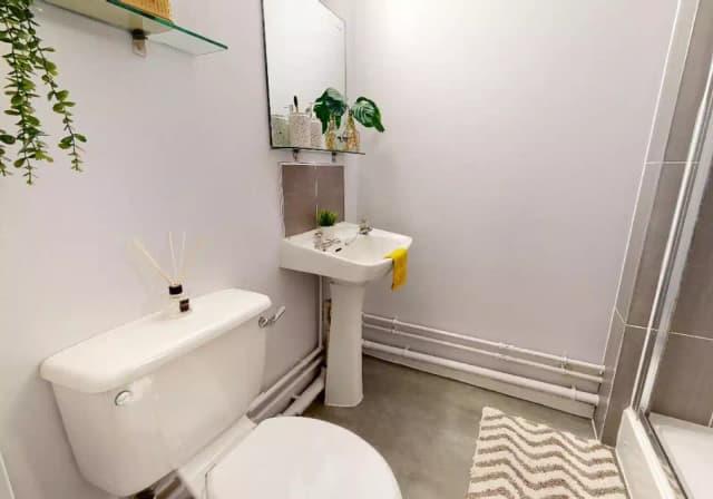 Silver 3 Bed Apartment main photo