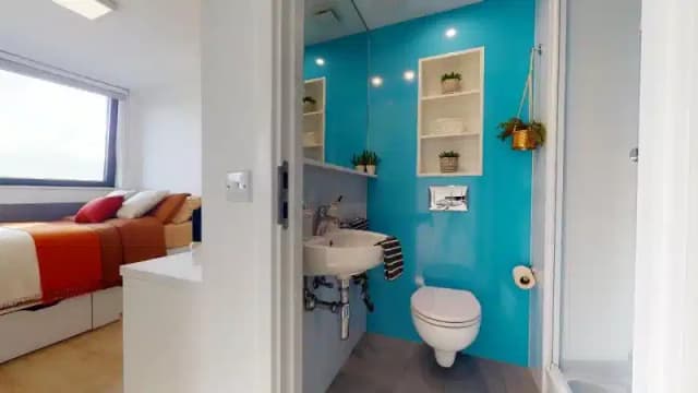 Gold En Suite Premium main photo