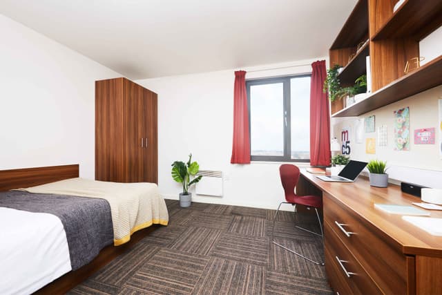 Standard Plus Ensuite Room main photo