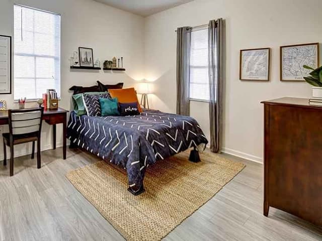 Room in 4 Bed - 4 Bath A main photo