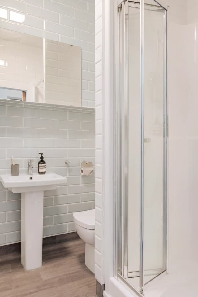 Double Ensuite A+ main photo