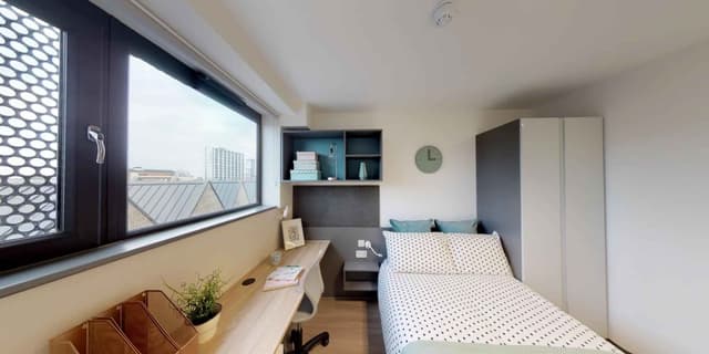 Bronze Ensuite Upper Level main photo