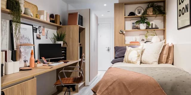 Silver Studio Mid  Level main photo