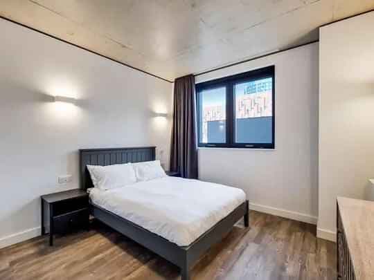 4 Bedroom Apartment main photo