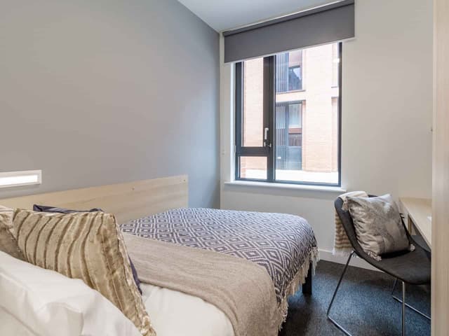 Classic Townhouse Ensuite main photo