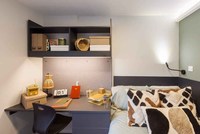 7 Bed En-suite main photo