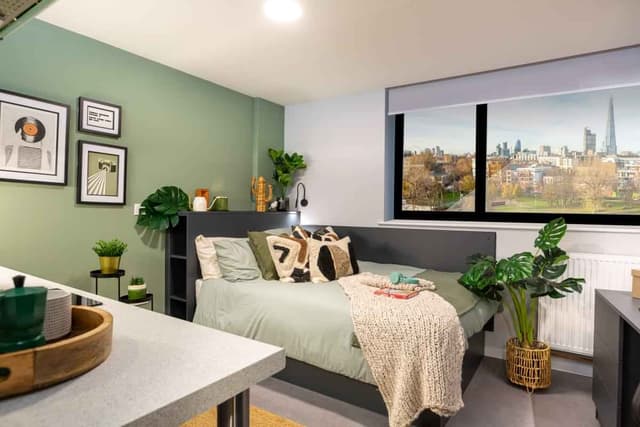 Large Studio main photo