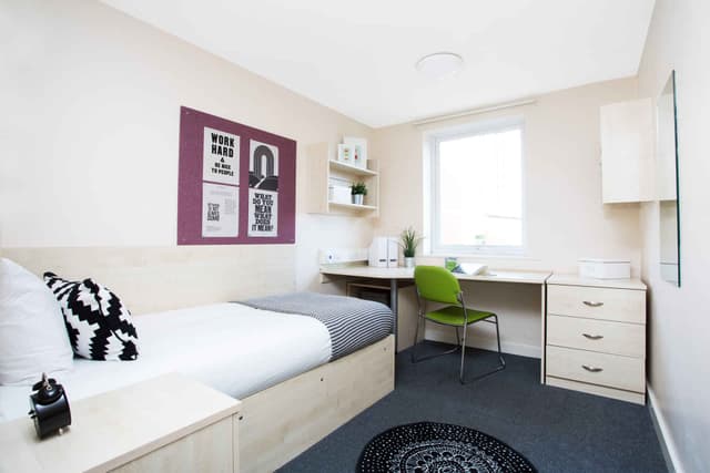 Classic Ensuite main photo