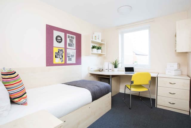 Premium Ensuite main photo