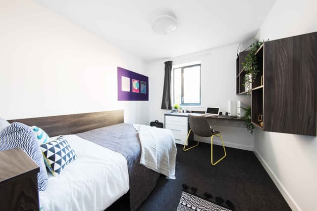 Classic Ensuite main photo