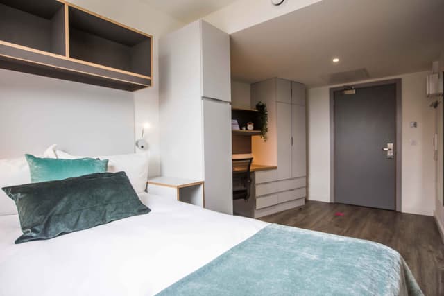 Silver Studio main photo