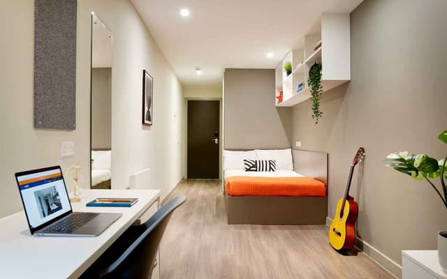 Premium 1 En-suite main photo