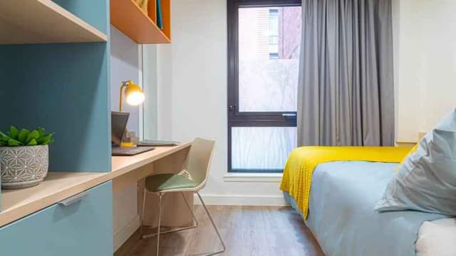 Silver En Suite main photo