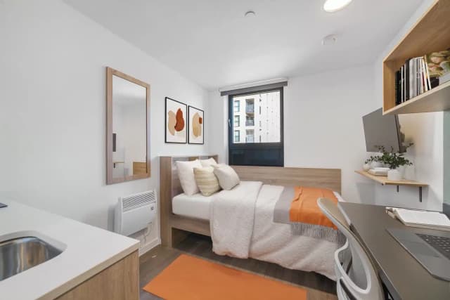 Studio Bronze Penthouse main photo