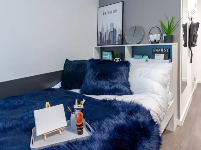 Silver En Suite main photo