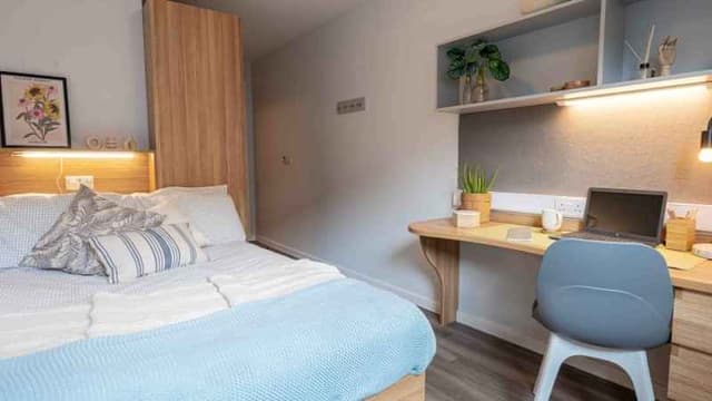 Copper En Suite main photo