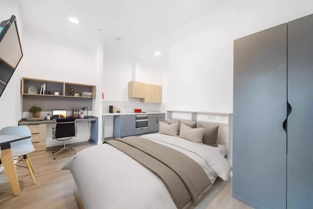 Studio Diamond Mid Level main photo