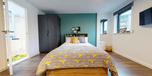 1 Bed Apartment Private Upper Level main photo