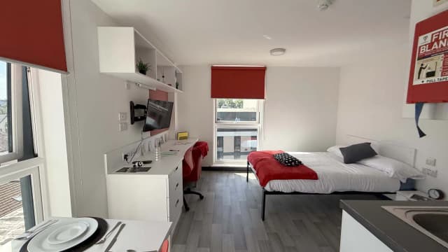 Budget Ensuite main photo