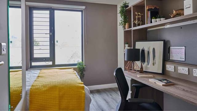 Prestige Ensuite main photo