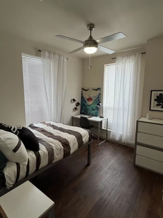 Boulder B Room in 4 Bedroom 4 Bathroom main photo