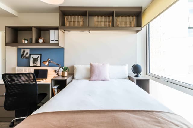 Bronze Ensuite main photo