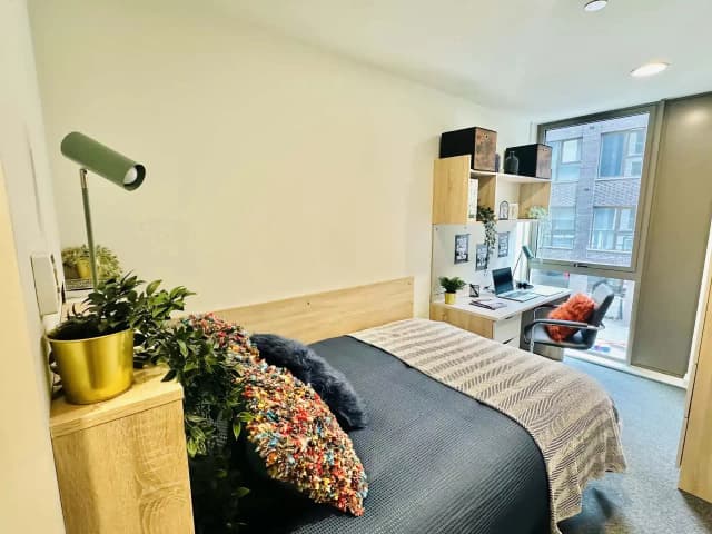 Silver Ensuite - High Floor main photo