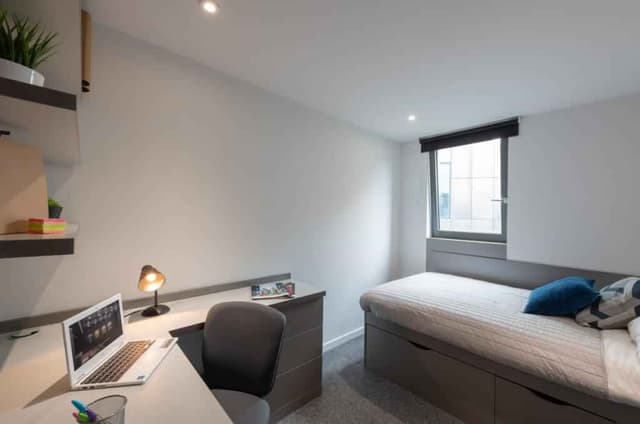 Classic Ensuite main photo