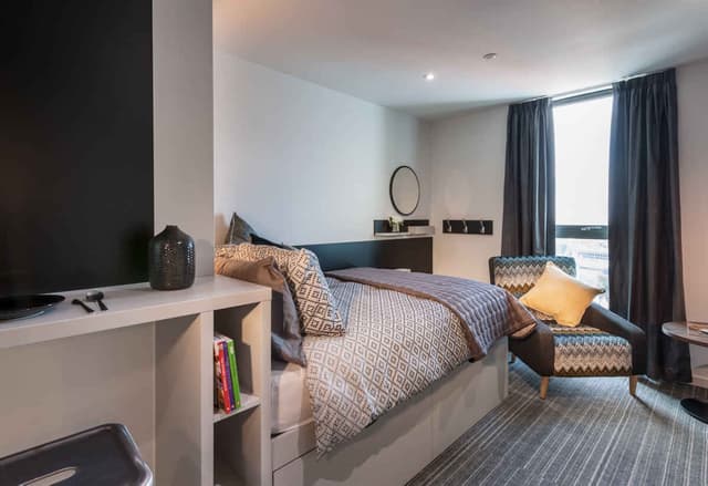 Silver Studio main photo